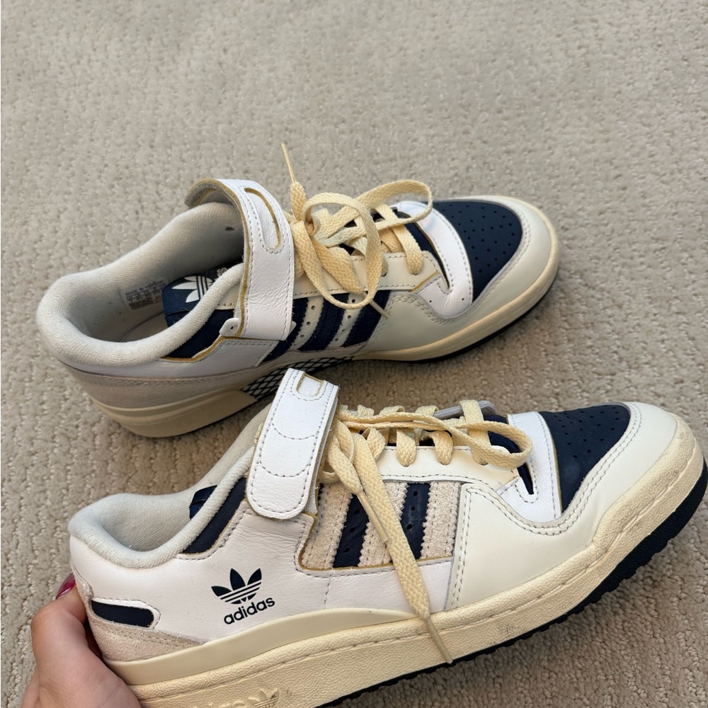 Adidas Forum 84 Navy and Cream Sneakers